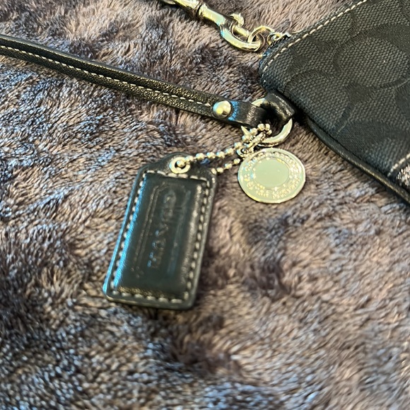Authentic Coach black and silver glitter wristlet … previously gently used - Picture 3 of 9